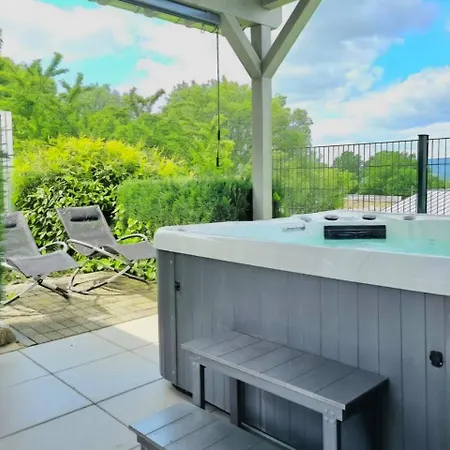 Holiday home Whirlpool Und Dolomitenblick Am Eifelsteig